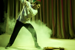 Изображение на галерия: ГЪДУЛКАТА ГОРИ