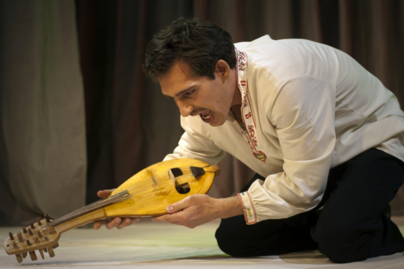 Изображение на галерия: ГЪДУЛКАТА ГОРИ