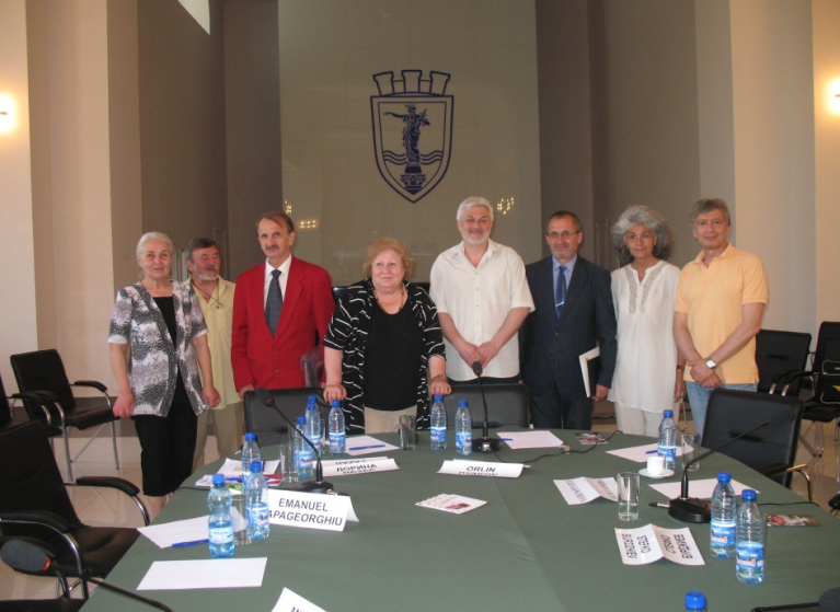 Изображение на новина: ТЕАТЪР "СОФИЯ" ТРИУМФИРА С "КОВАРСТВО И ЛЮБОВ" ВЪВ ВАРНА И РУСЕ