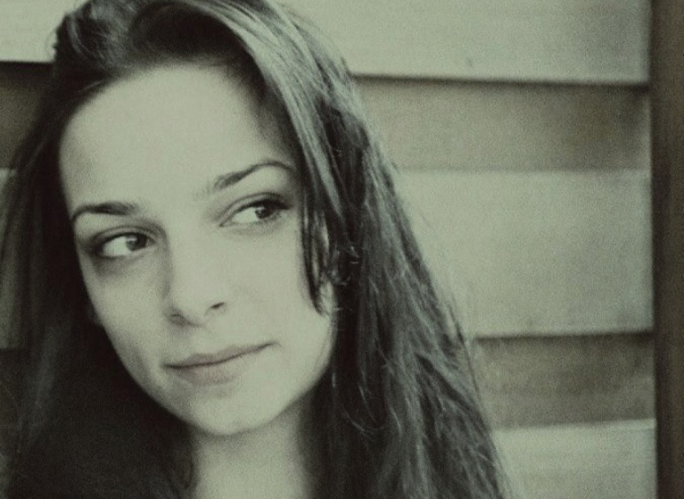 Изображение на новина: ЗАПОЗНАЙТЕ СЕ С КАТАЛИН СТАРЕЙШИНСКА - "БУНТАРКАТА АНТИГОНА"