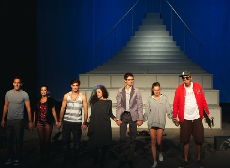 Изображение на новина: БЛИЗО ЧАС АРТИСТИТЕ И АВТОРЪТ НА “НИЕ СМЕ ВЕЧНИ!” ОТГОВАРЯХА НА ВЪПРОСИТЕ НА ЗРИТЕЛИТЕ