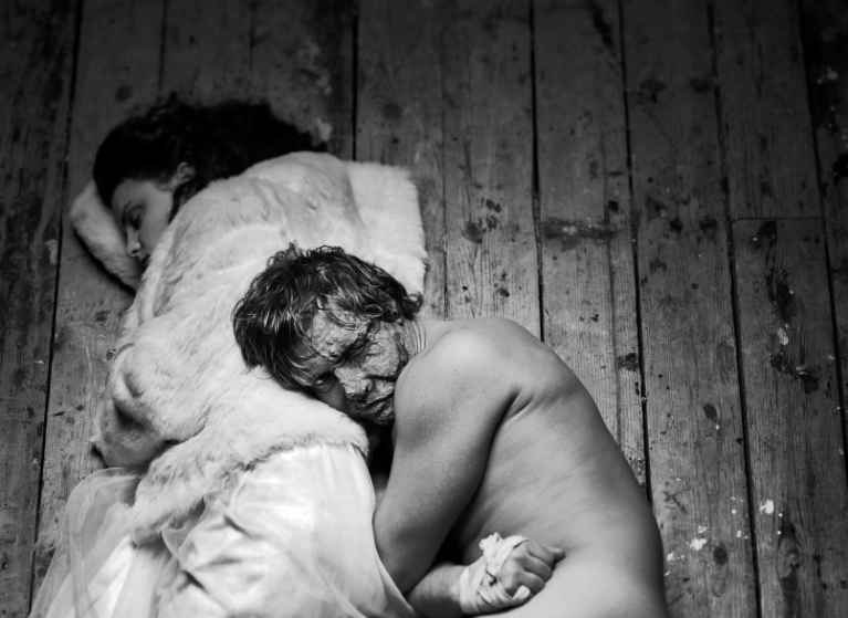 Изображение на новина: ПАРИЖКАТА СВЕТА БОГОРОДИЦА - ОНЛАЙН В СВЕТОВНИЯ ДЕН НА ТЕАТЪРА